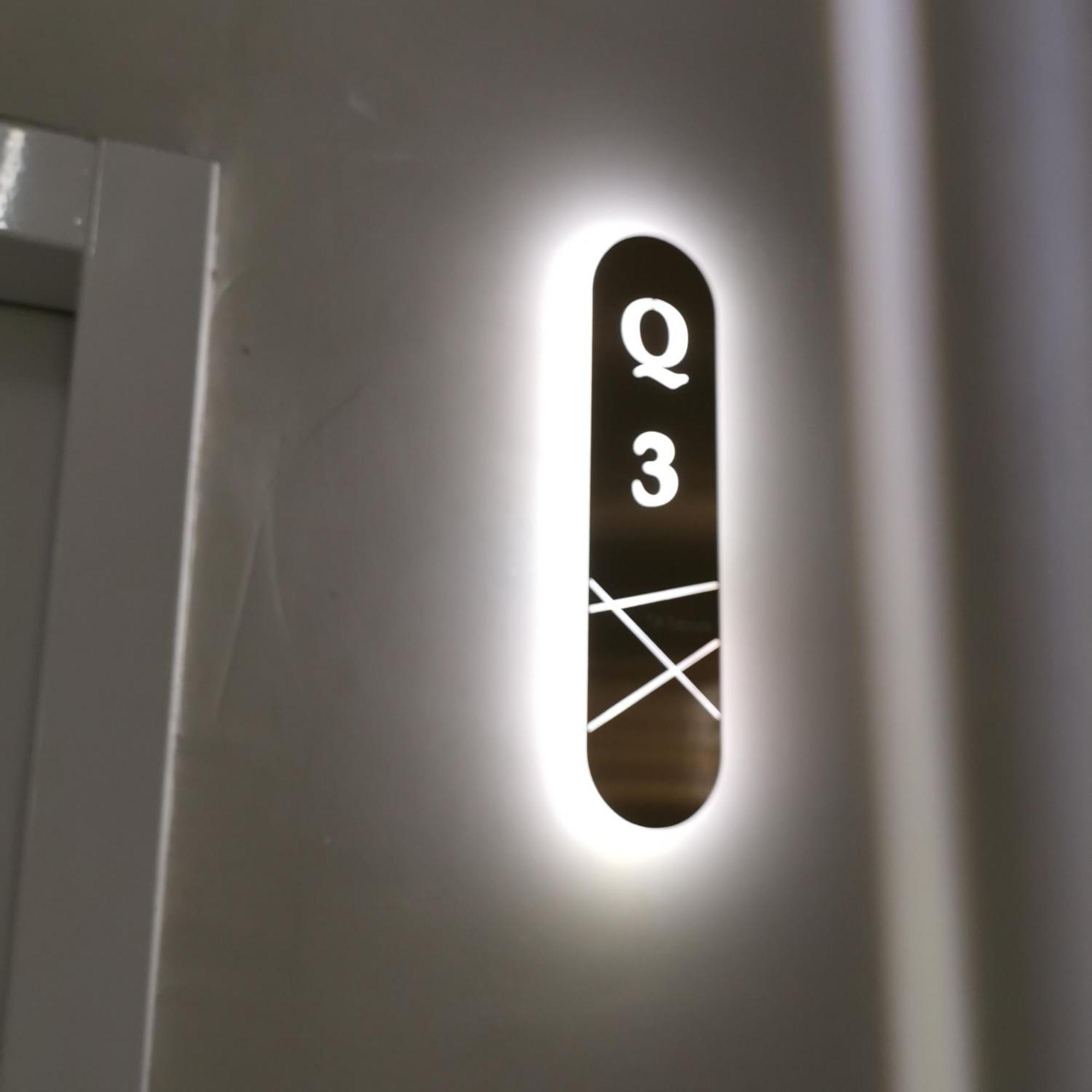 橙舍太空艙 Tw Capsule Hostel ไทเป ภายนอก รูปภาพ