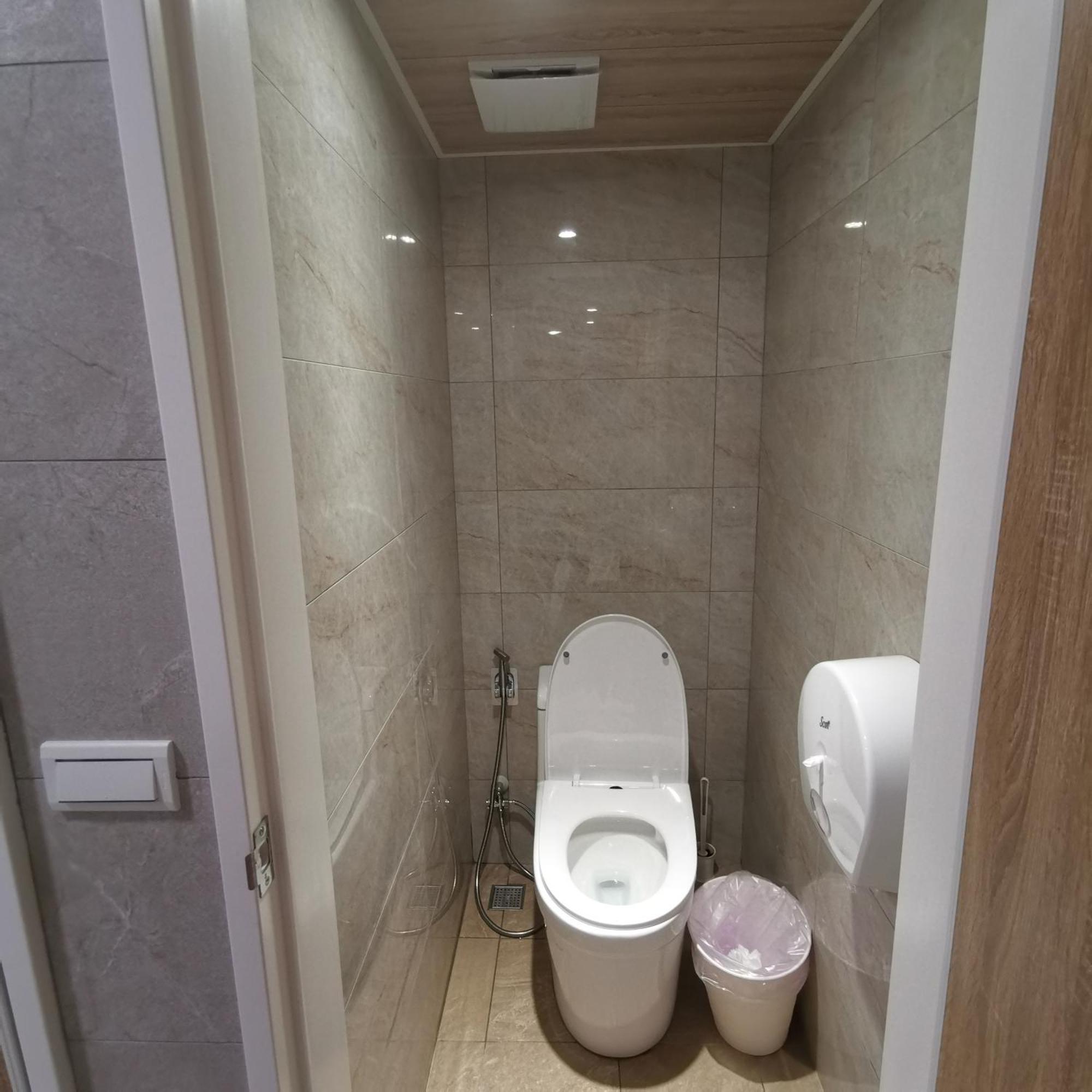 橙舍太空艙 Tw Capsule Hostel ไทเป ภายนอก รูปภาพ