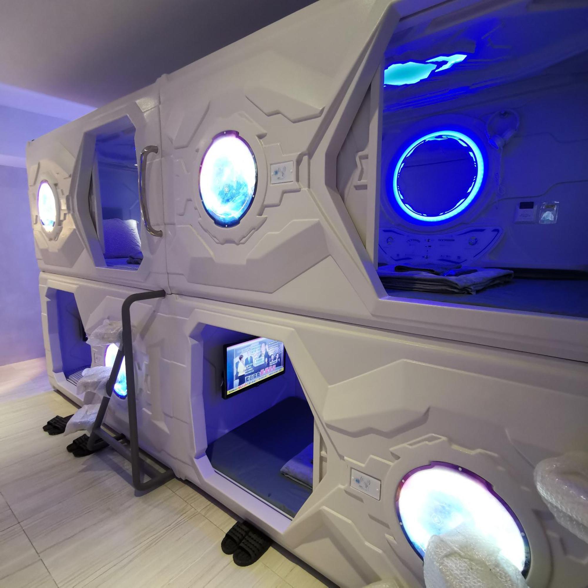 橙舍太空艙 Tw Capsule Hostel ไทเป ภายนอก รูปภาพ
