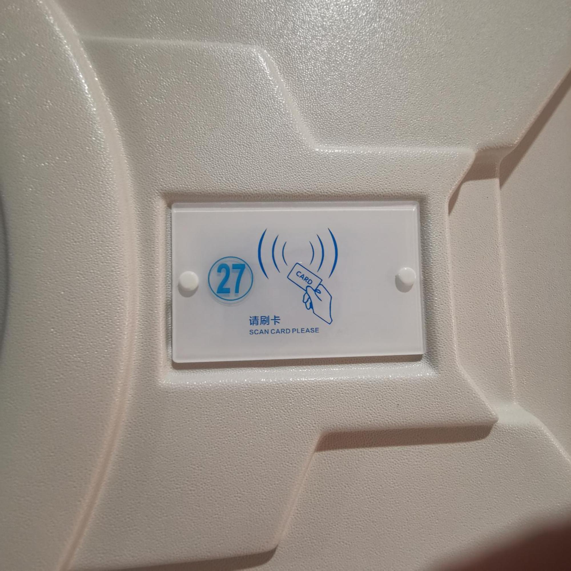 橙舍太空艙 Tw Capsule Hostel ไทเป ภายนอก รูปภาพ