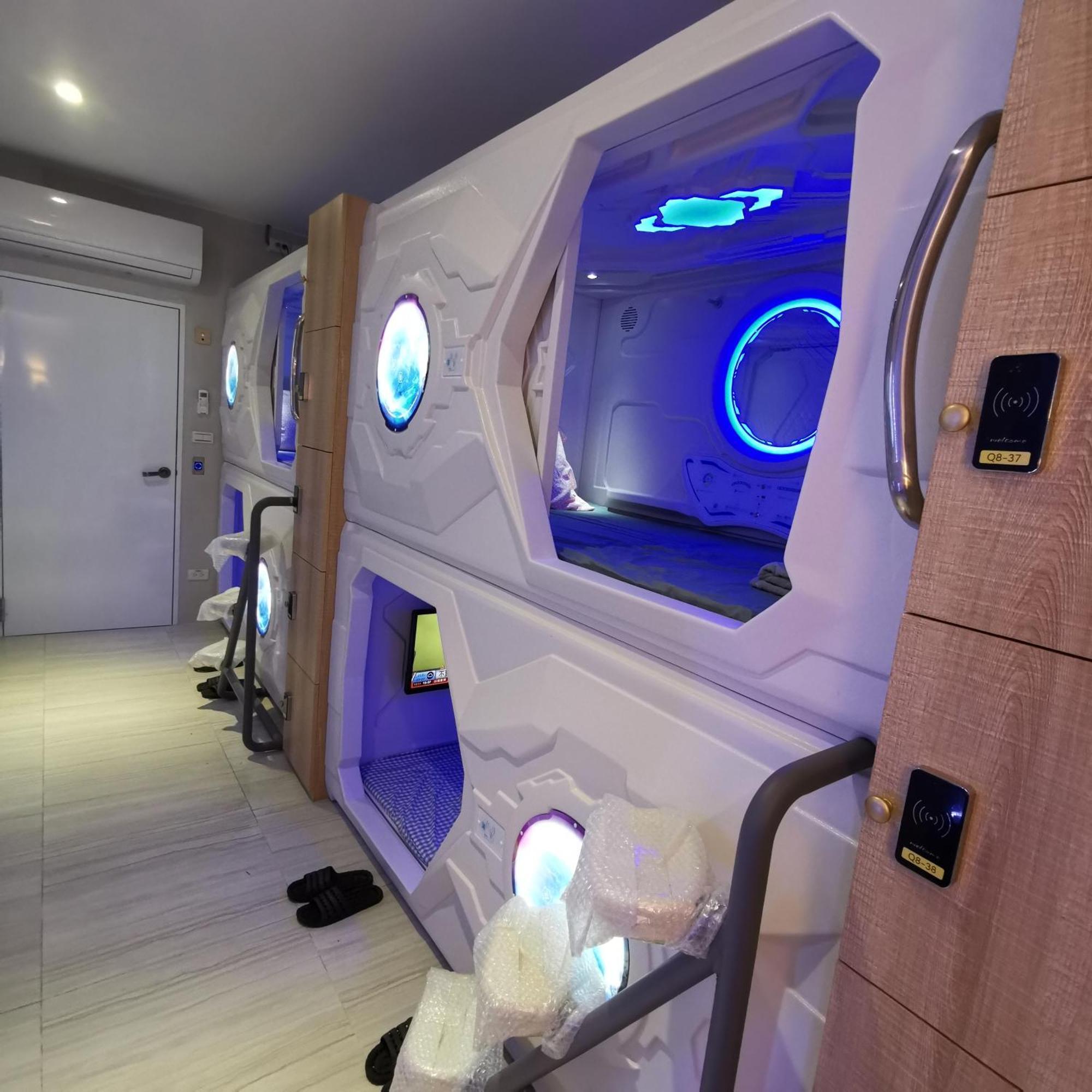 橙舍太空艙 Tw Capsule Hostel ไทเป ภายนอก รูปภาพ